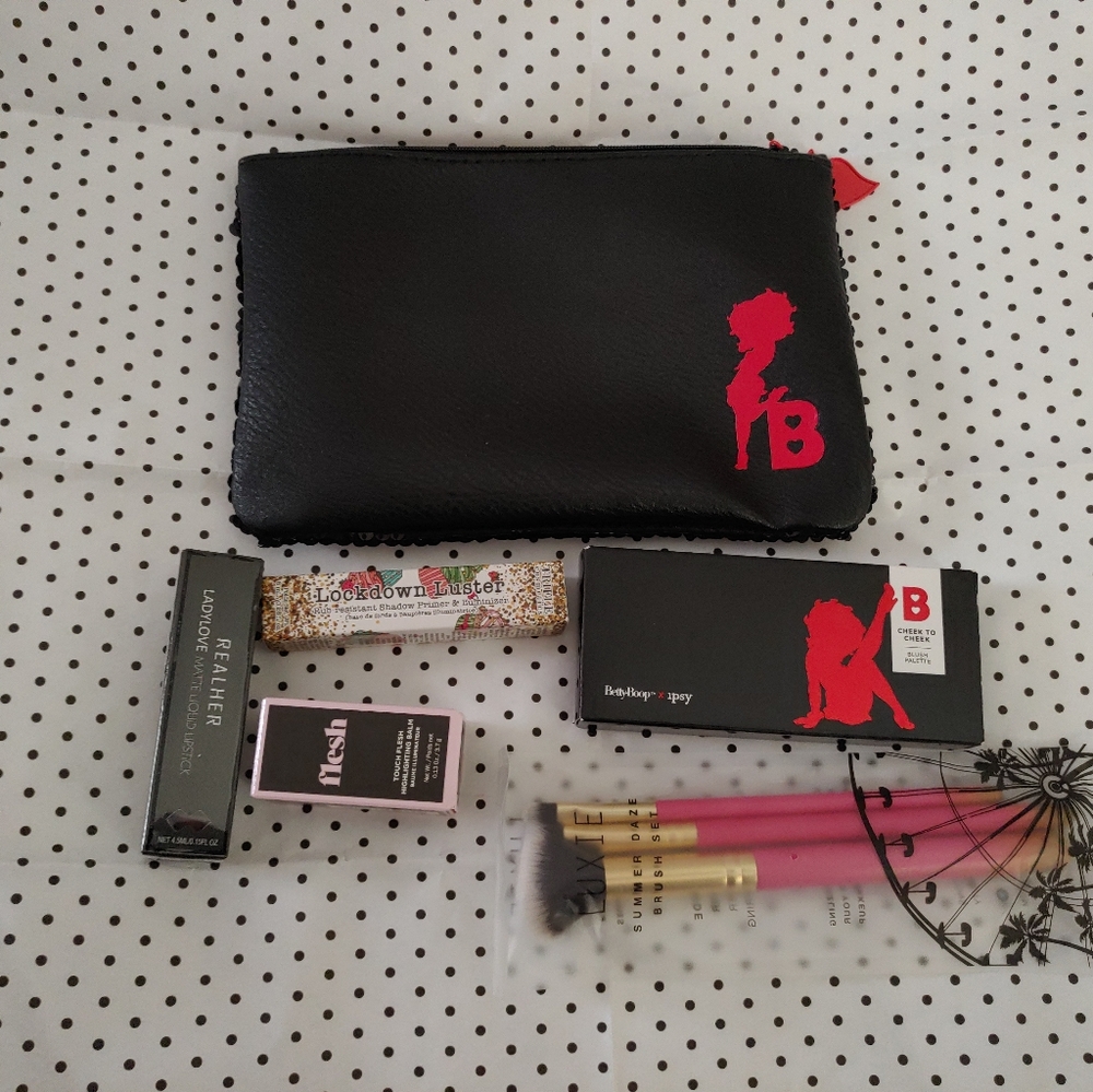 NIB Ipsy Bag Makeup Bundle Betty Boop
